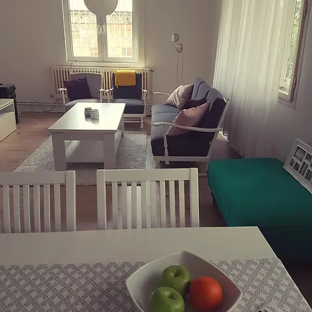 Cosy And Chic... Parking Included Apartment *